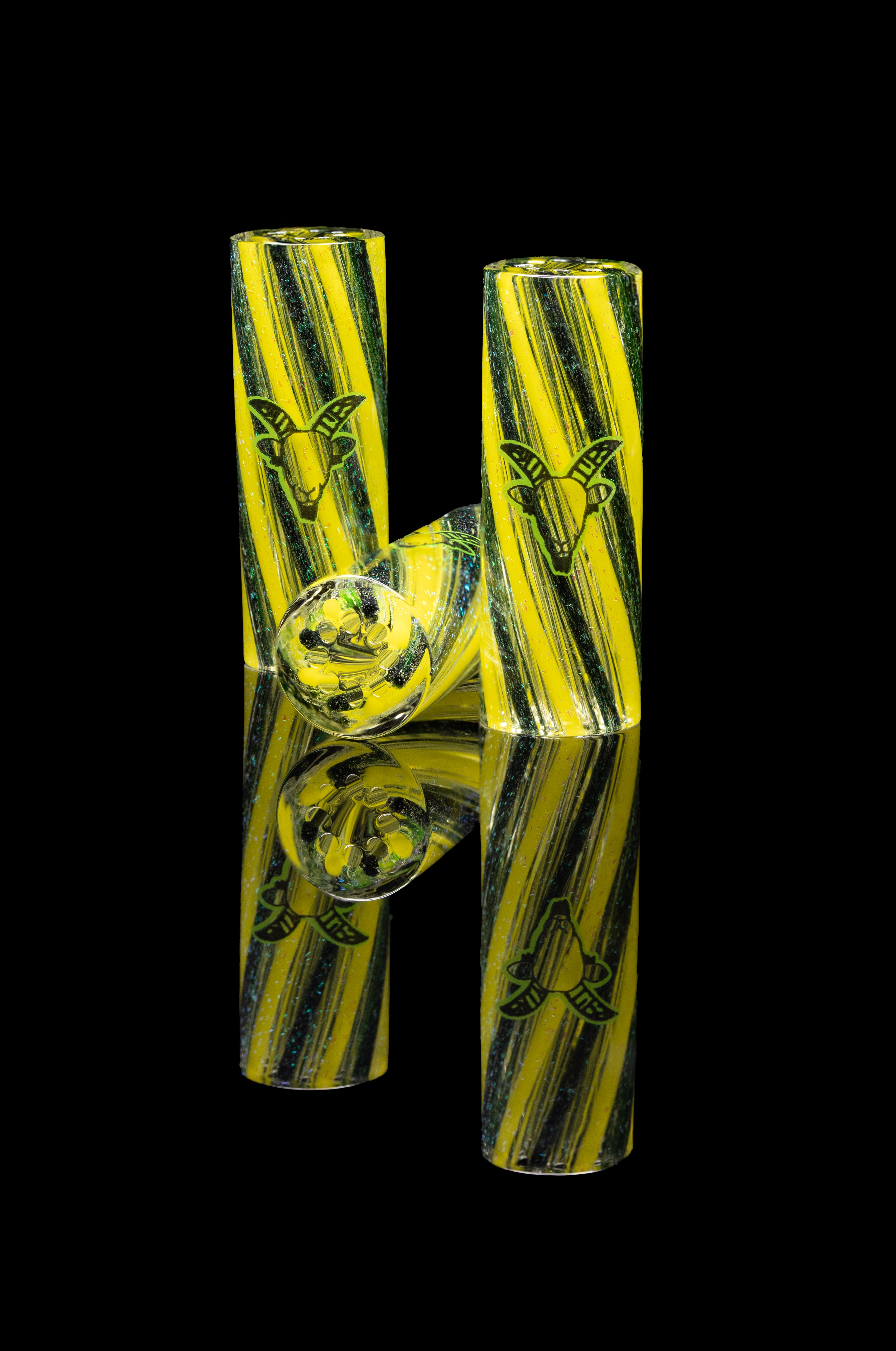 Queen Killah B (DICHRO)(UV) (8 Hole)